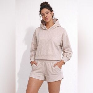 Yogalicious NWT size large scuba cropped hoodie and shorts set oatmeal Heather
